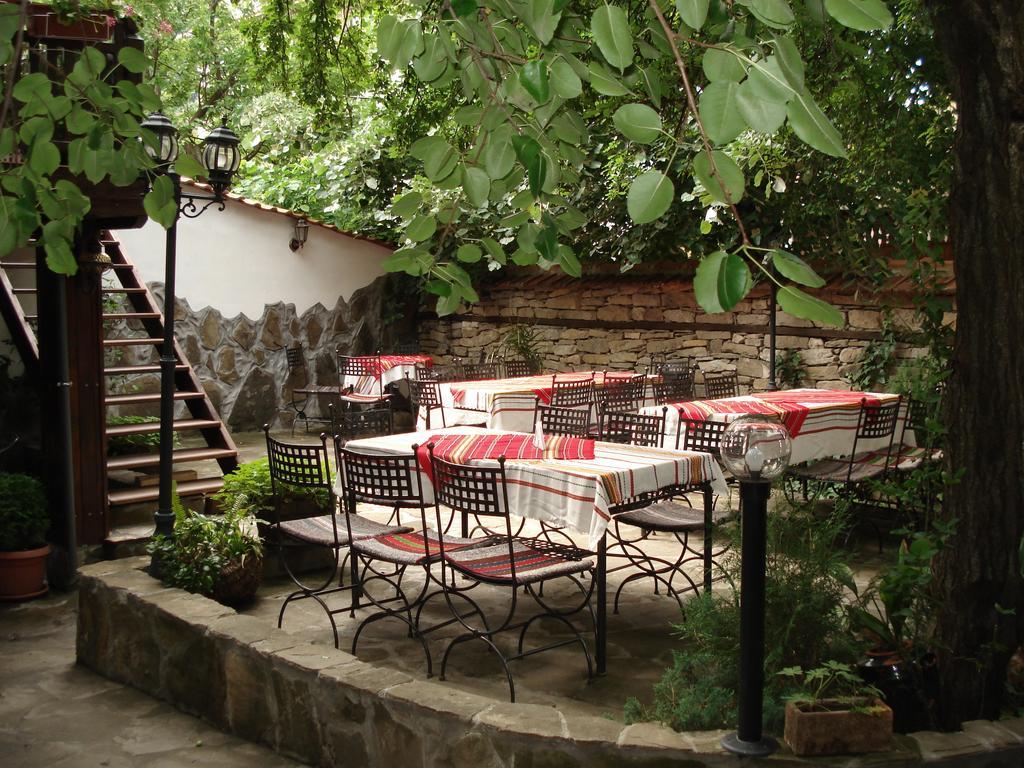 Oazis Family Hotel Lovech Bagian luar foto