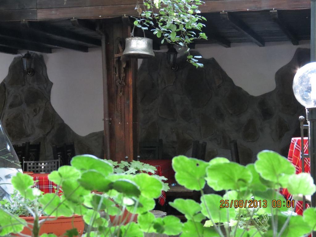 Oazis Family Hotel Lovech Bagian luar foto