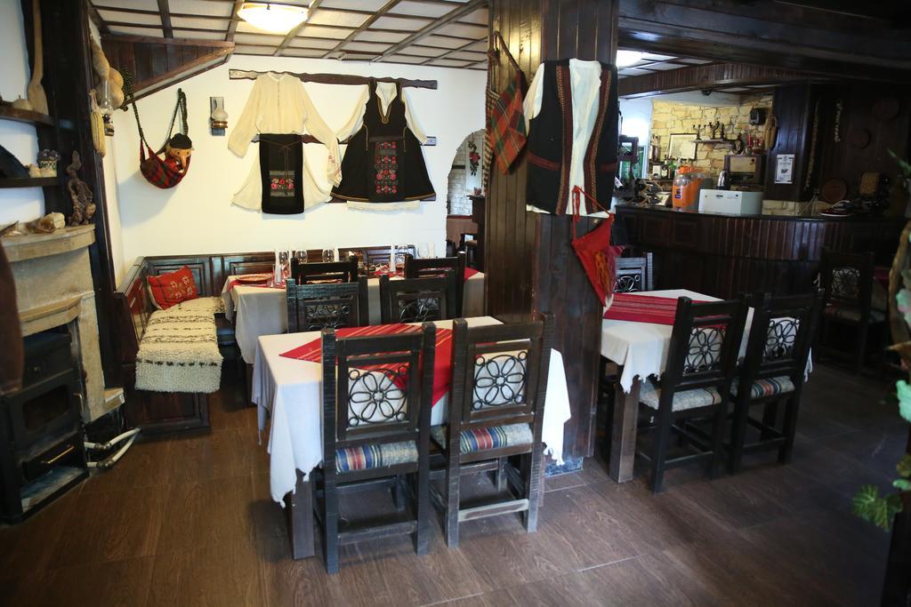 Oazis Family Hotel Lovech Bagian luar foto