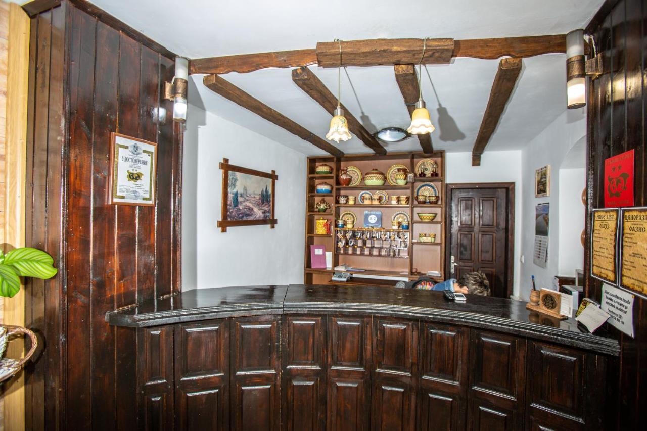 Oazis Family Hotel Lovech Bagian luar foto