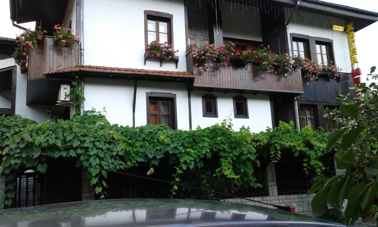 Oazis Family Hotel Lovech Bagian luar foto