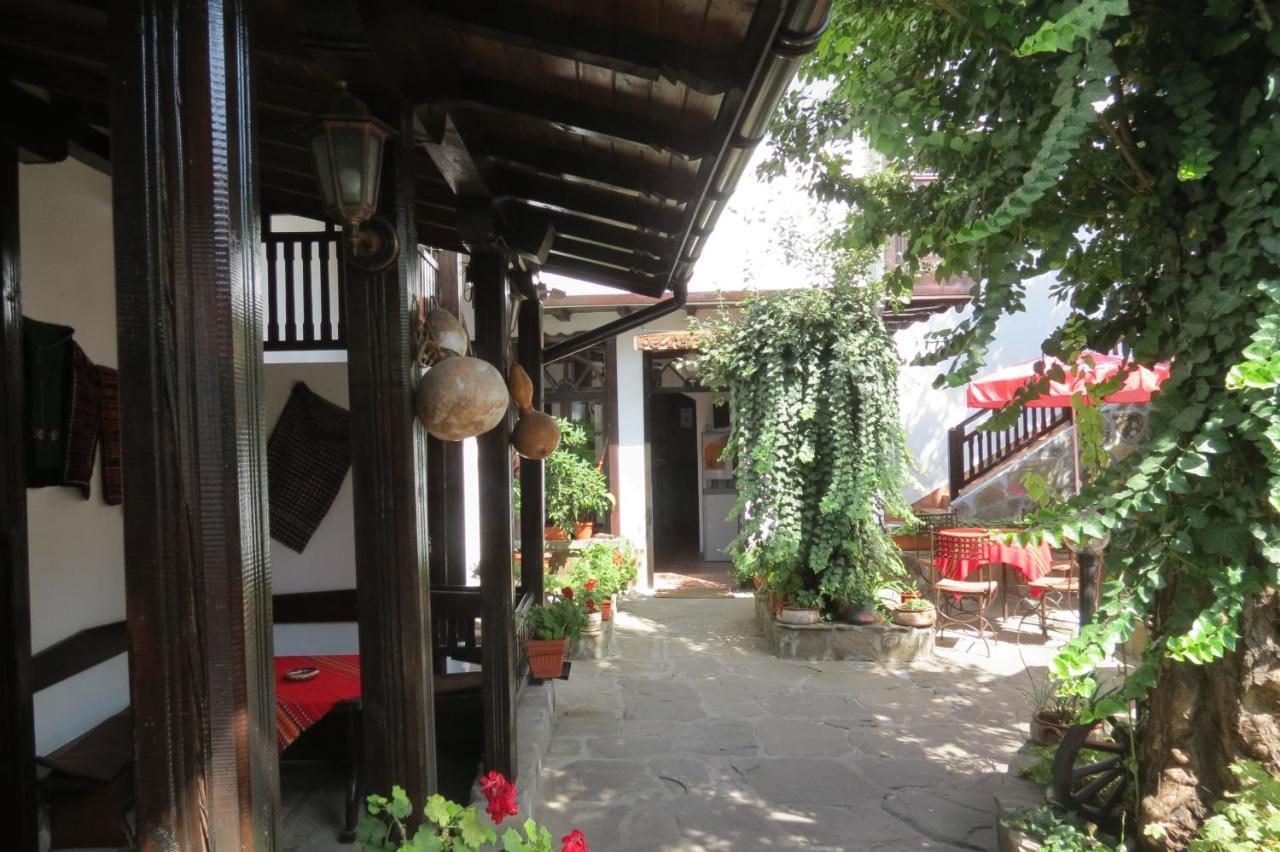 Oazis Family Hotel Lovech Bagian luar foto