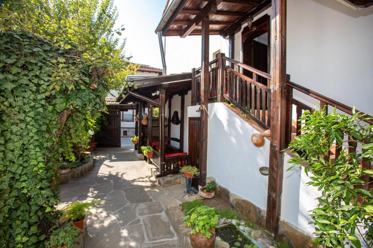 Oazis Family Hotel Lovech Bagian luar foto