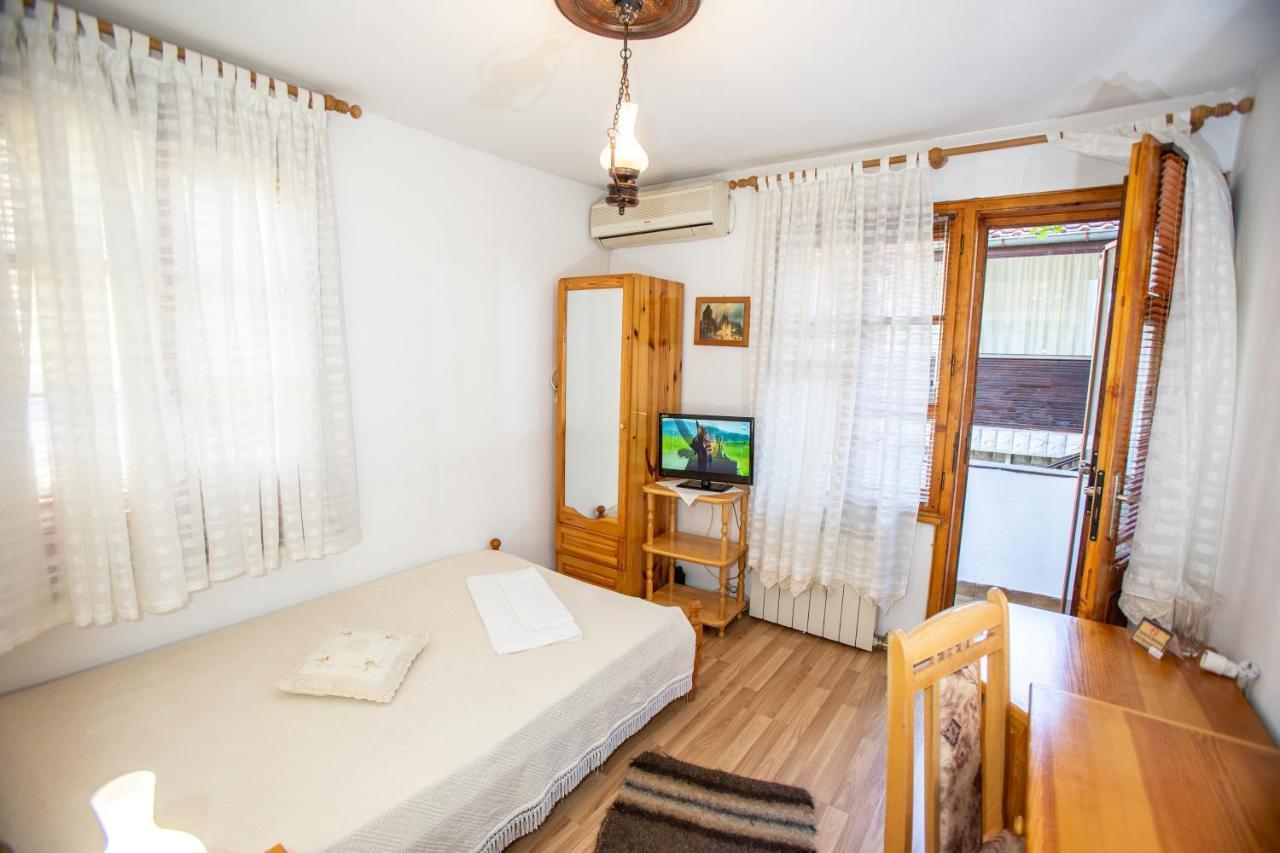 Oazis Family Hotel Lovech Bagian luar foto