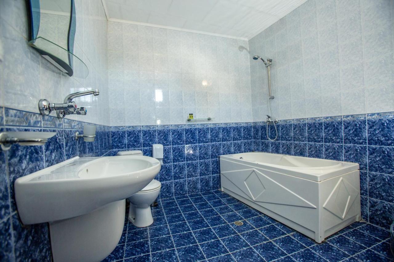Oazis Family Hotel Lovech Bagian luar foto