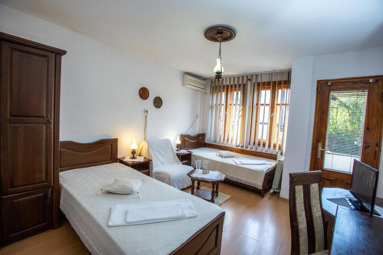Oazis Family Hotel Lovech Bagian luar foto