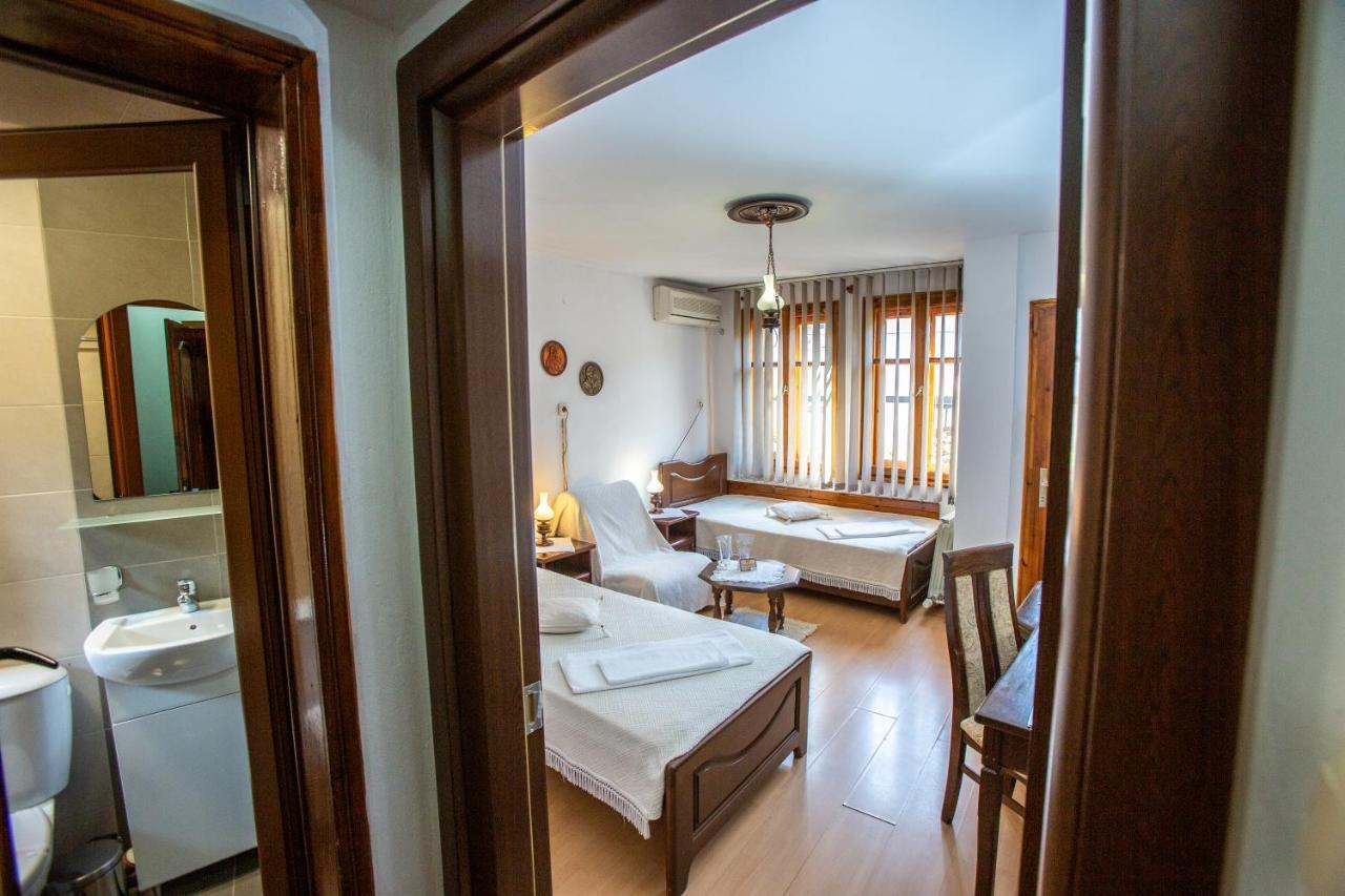 Oazis Family Hotel Lovech Bagian luar foto