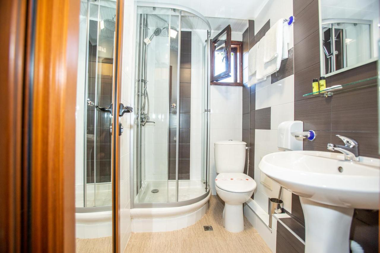Oazis Family Hotel Lovech Bagian luar foto