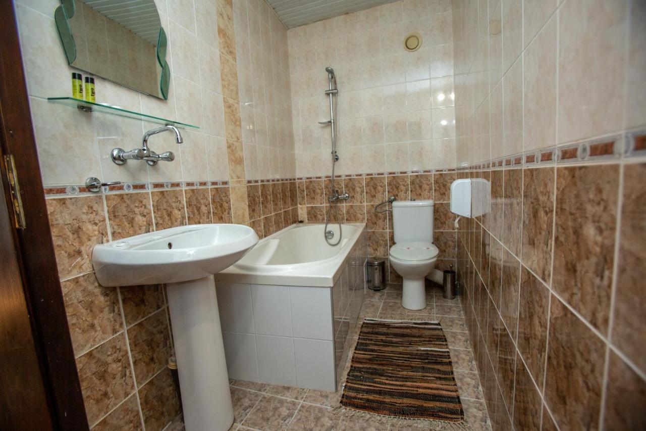 Oazis Family Hotel Lovech Bagian luar foto