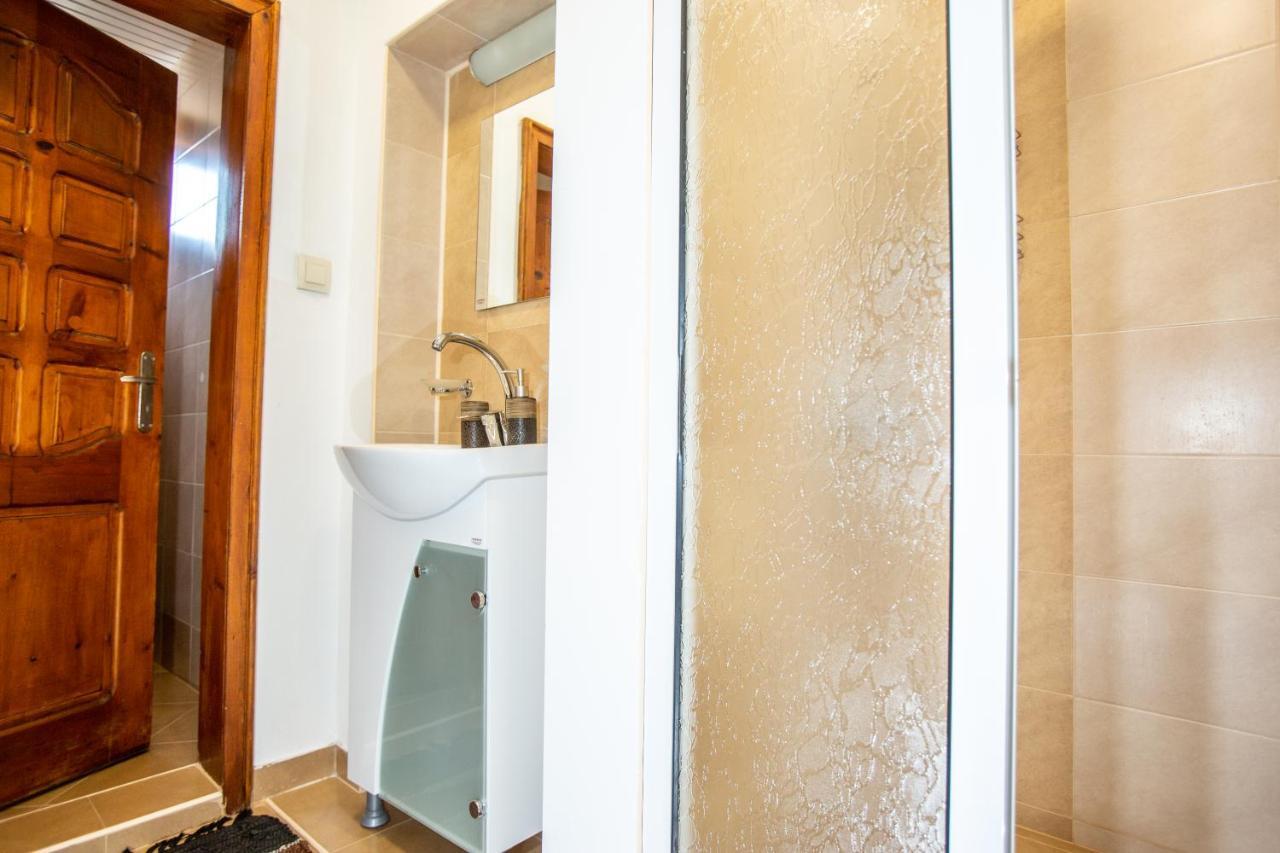 Oazis Family Hotel Lovech Bagian luar foto