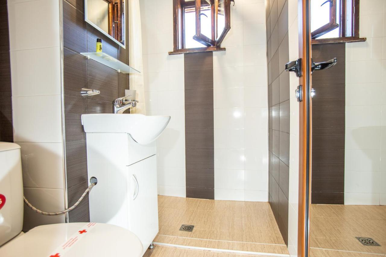 Oazis Family Hotel Lovech Bagian luar foto